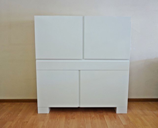 Ειδική κατασκευή παπουτσοθήκης από ξύλο βέγγε με χούφτες — Miacasa